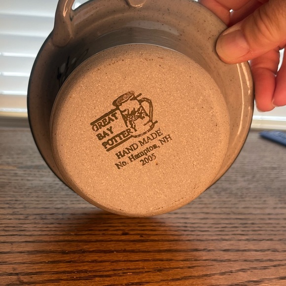 Great Bay Pottery North Hampton NH Lipped Handled Cup - Picture 2 of 6